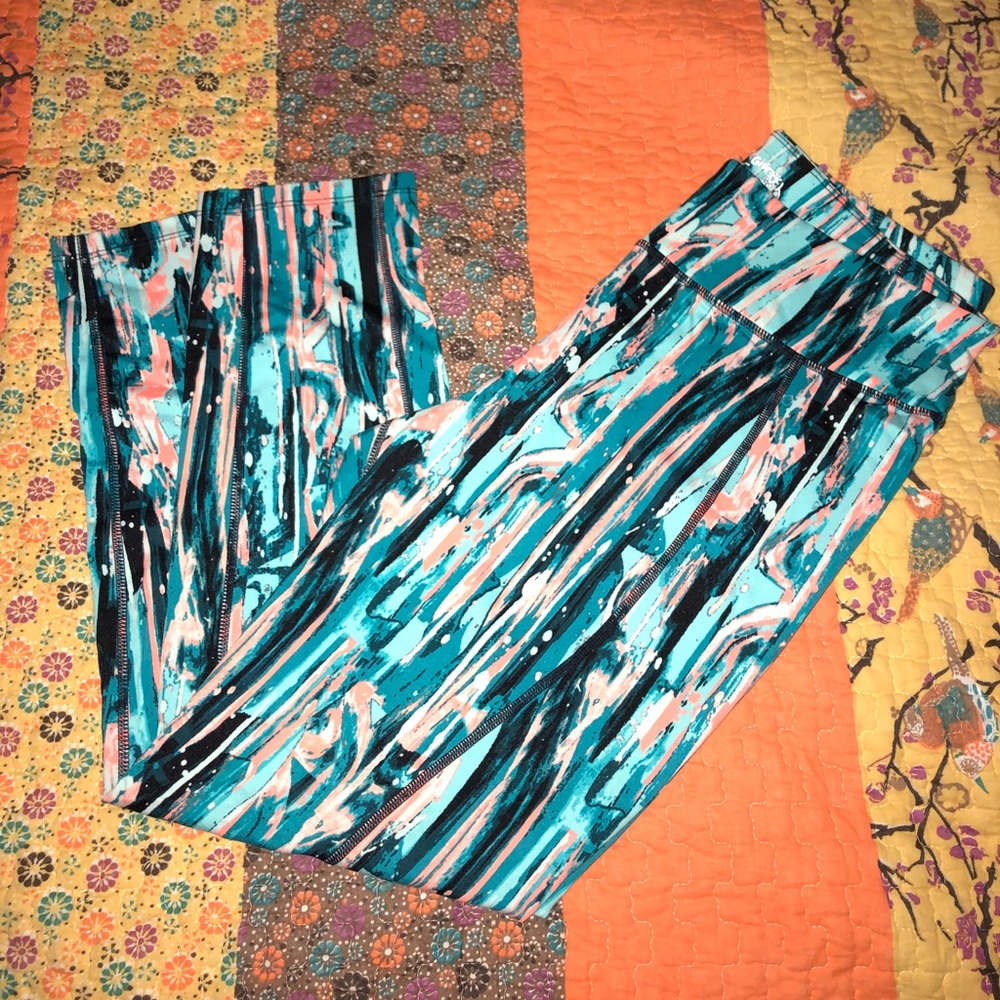 Betsey Johnson activewear capris